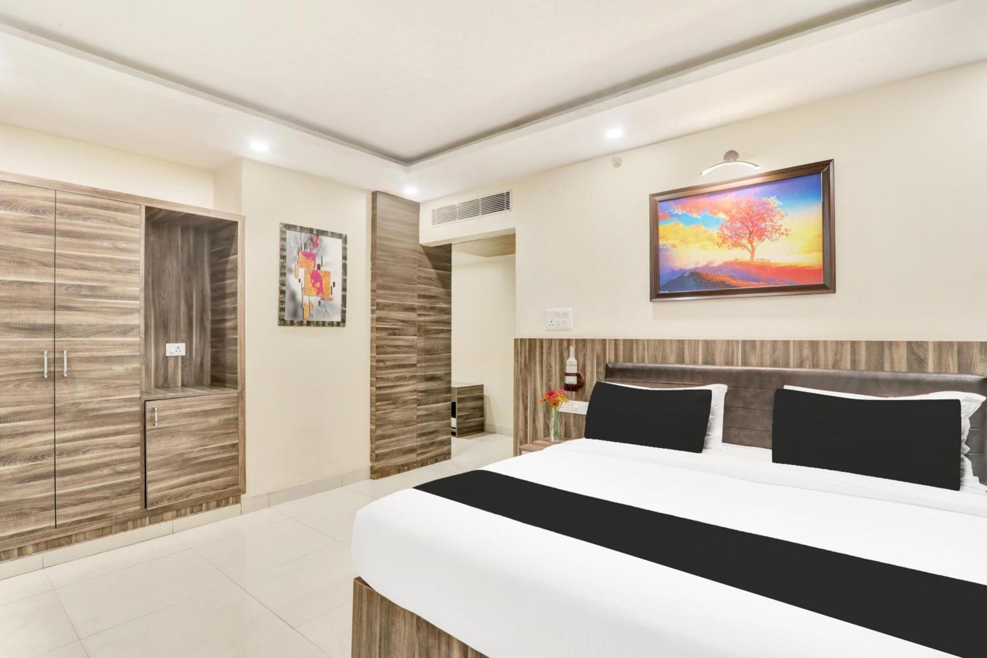 Super Townhouse Kankarbagh Formerly Kunwar Alcajars Patna  Exterior foto