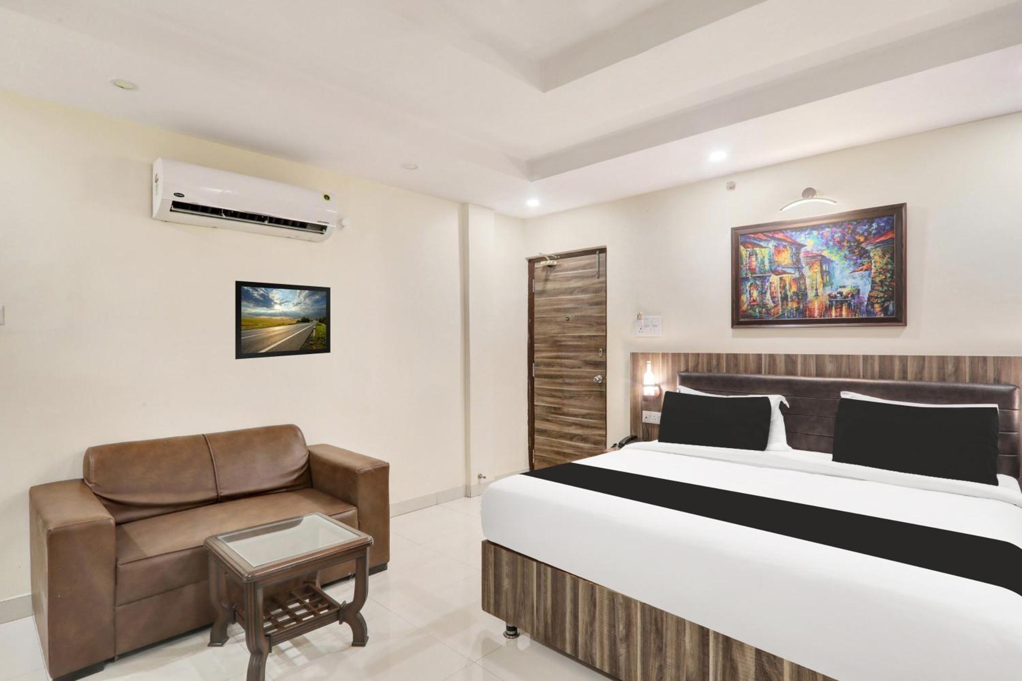 Super Townhouse Kankarbagh Formerly Kunwar Alcajars Patna  Exterior foto
