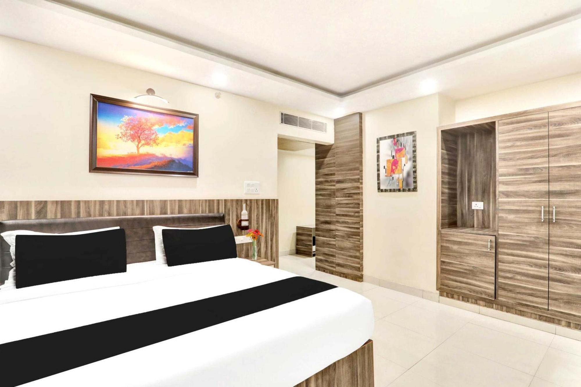 Super Townhouse Kankarbagh Formerly Kunwar Alcajars Patna  Exterior foto